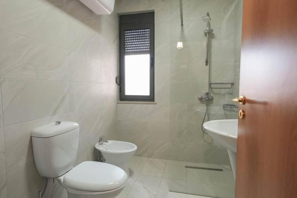 Staycation, Center With Balcony Appartamento Tirana